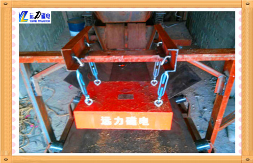 懸掛式永磁除鐵器，山西懸掛式永磁除鐵器生產(chǎn)_內(nèi)部磁塊安裝方法_山西懸掛式永磁除鐵器生產(chǎn)原理型號(hào)價(jià)格